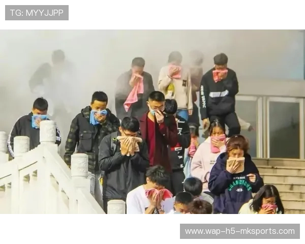 校园惨案再起争议|内蒙古一中学楼梯护栏坍塌致21名学生遇难,原总务处主任22年后申诉无罪被驳回 校园惨案再起争议|内蒙古一中学楼梯护栏坍塌致21名学生遇难,原总务处主任22年后申诉无罪被驳回