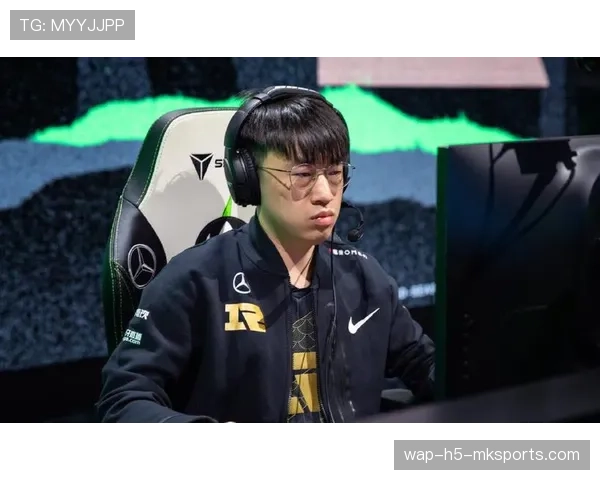 世界第一战队在默认推进中被逐步反打